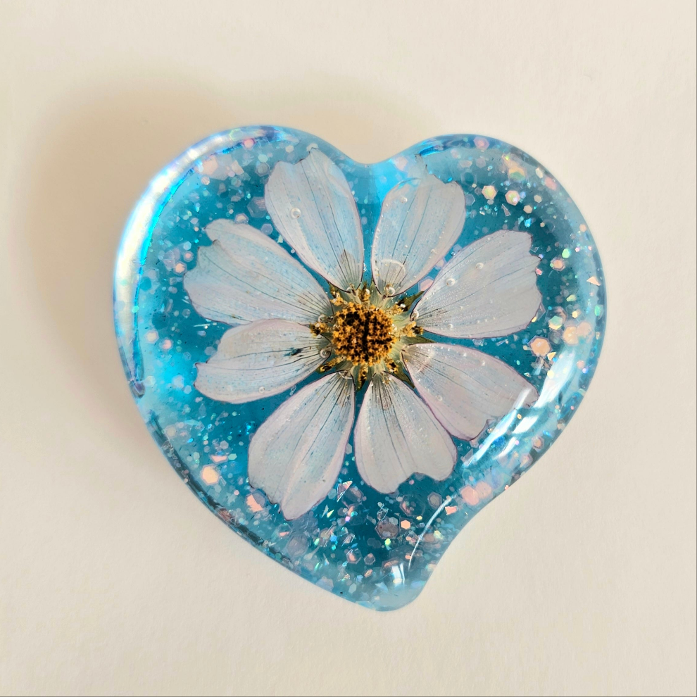 4. Large Resin Flower Heart Blue (White Cosmos)